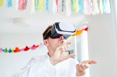 液體硅膠（LSR）材料 消費電子與穿戴設(shè)備創(chuàng)新的“隱形引擎”